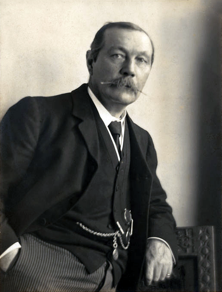 Arthur_Conany_Doyle_by_Walter_Benington,_1914.png